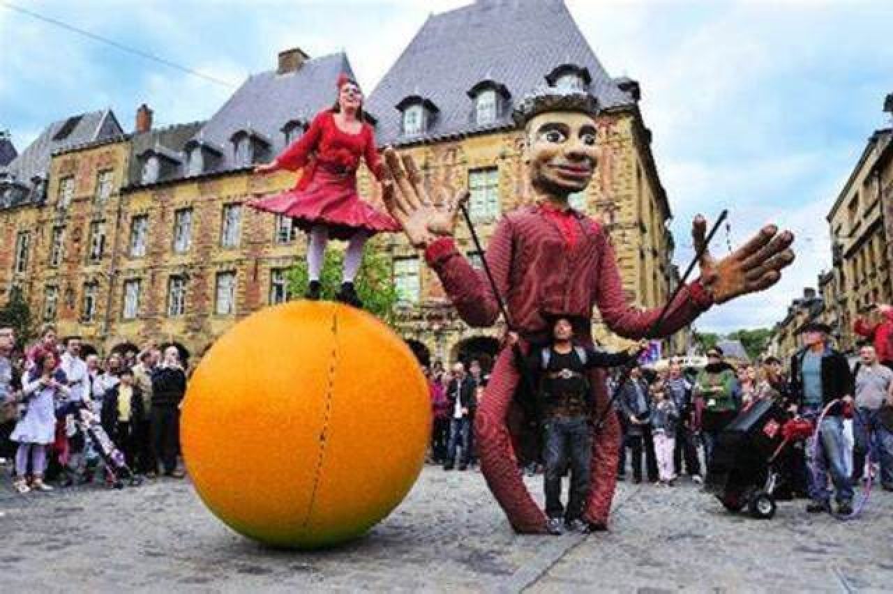 Charleville-Mézières  : Festival des Marionnettes